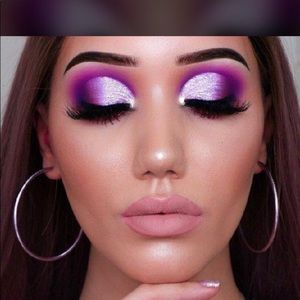 Meet your Posher, Adja